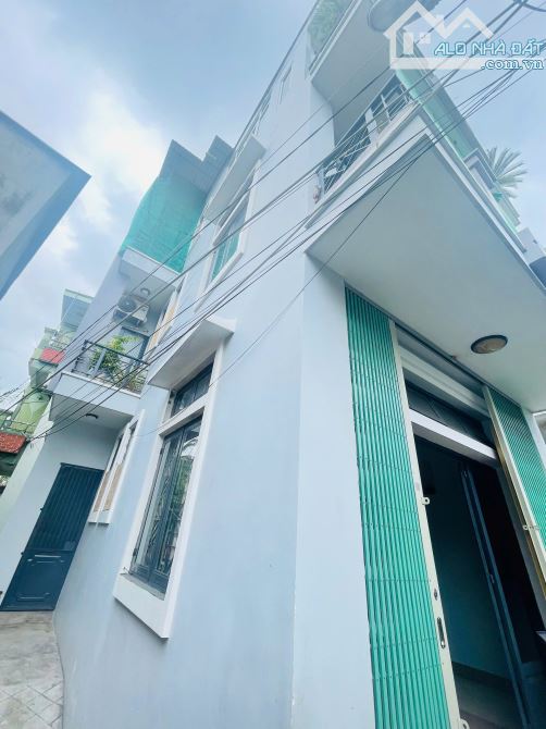 Cần bán nhà góc hẻm Hà Thanh, nhà 3 tầng kiên cố ban công thoáng mát - 2