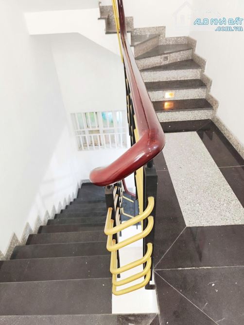 BÁN NHÀ 3 TẦNG ĐÚC 108M2 ( 6M X 18M) - HẺM 5M - 4.2 TỶ - TÂN HIỆP HÓC MÔN. - 2