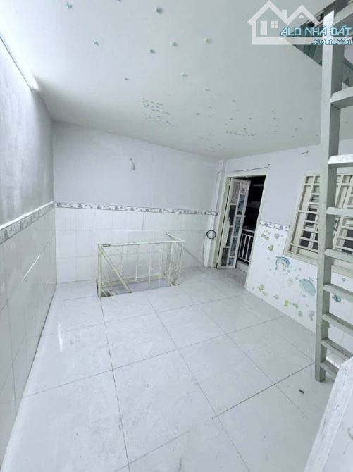 Bán nhà 3 tầng Tân Kỳ Tân Quý, Tân Phú, hẻm thông 4m, nhỉnh 2 tỷ - 2