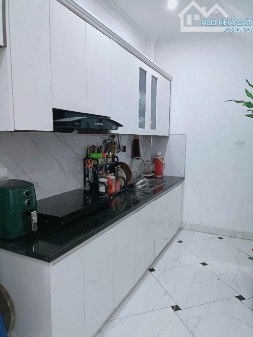 CẦN BÁN GẤP NHÀ THƯỢNG THANH, LONG BIÊN, 30m2, 5 TẦNG, MT3,4m, NHỈNH 5 TỶ. - 2
