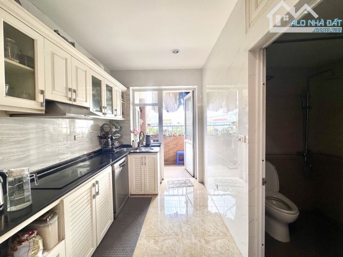 Chủ cần bán Chung cư lô góc Việt Hưng, Long Biên 102m2, 3 phòng ngủ, giá 5,45 tỷ - 2