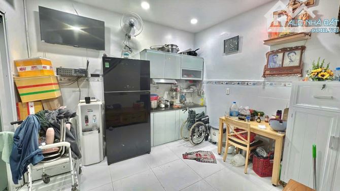 Bán nhà cách mặt tiền Trường Sa 5 căn. 4X5. 2 Lầu. Gía 4 tỷ 2 - 2