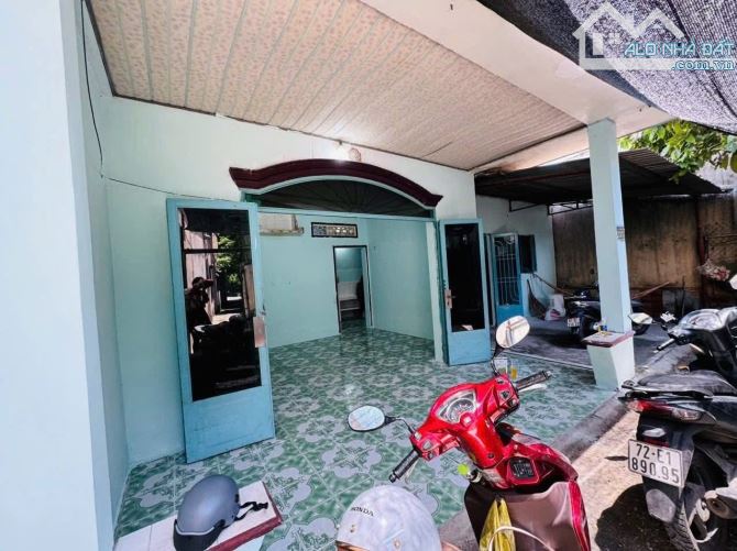 BÁN NHÀ GẦN ĐƯỜNG BÙI THI CỘI DI AN BINH DƯƠNG, DT 120M2 GIÁ 2.35 TỈ - 2