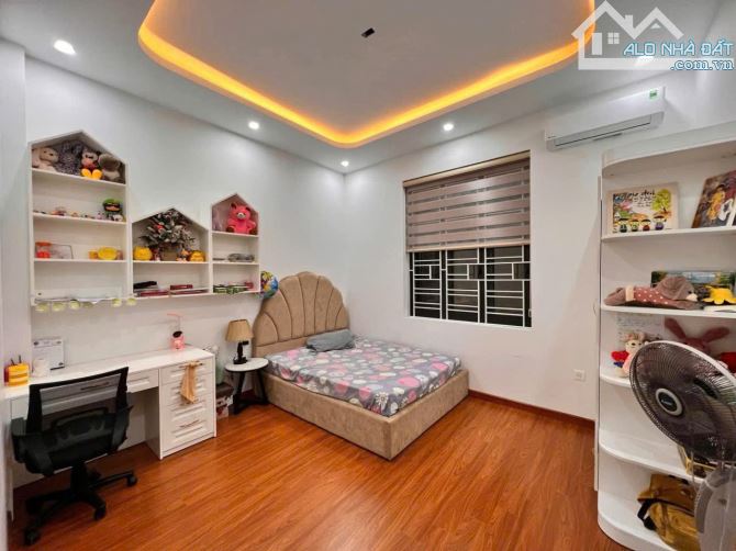 Bán siêu hiếm Đông Thắng, 13 tỷ, 45.1m2, 5 tầng đẹp xuất sắc, phân lô, kinh doanh ngày đêm - 2