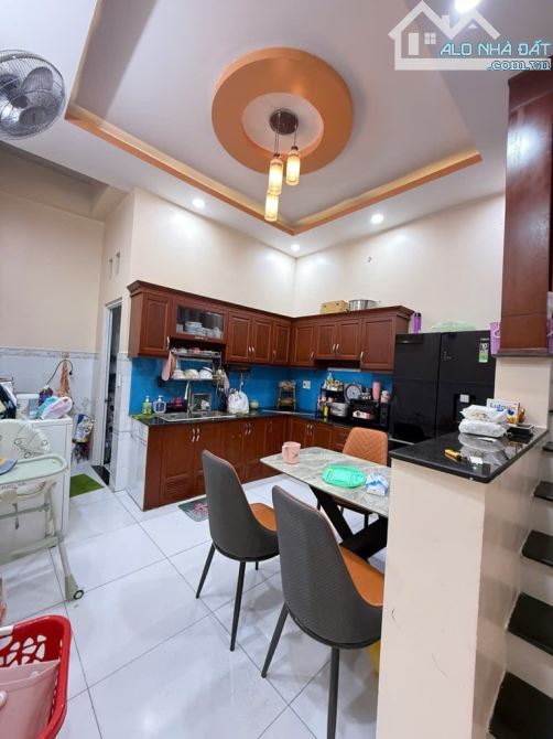 Bán Nhà Ngay Liên Khu 56 - Bình Hưng Hoà B - 3 Tầng 60m2 - SHR Vuông Vức - HXH 8M - 4.x Tỷ - 2