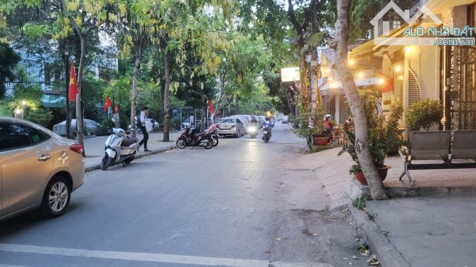 Bán nhà khu Tây Thạnh sát công viên, hẻm 10m, 4 tầng, 4x19m, Nhỉnh 8tỷ - 2