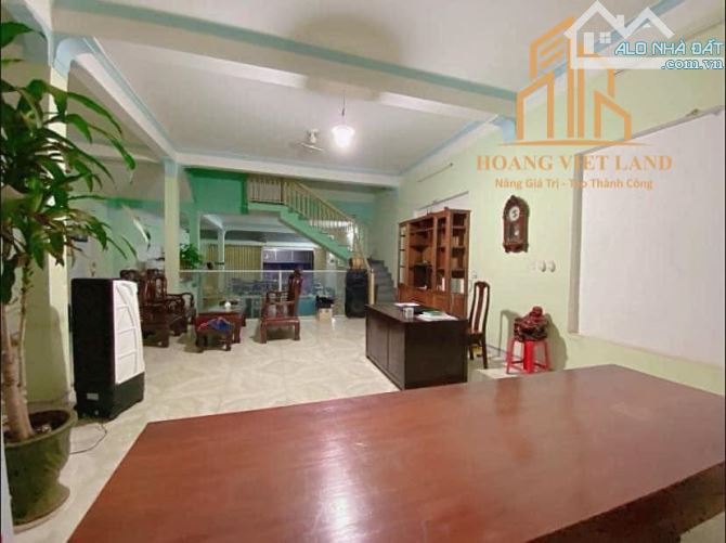 NHÀ 1 MÊ (1 TRỆT 1 LẦU) MẶT NGUYỄN VĂN CỪ, DT: 7X32M, H: TÂY NAM, GIÁ: 11 - 2
