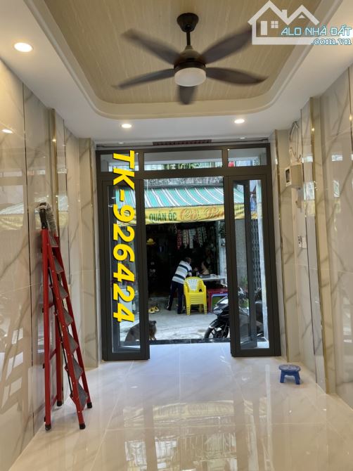 XE HƠI ĐẬU CỬA - TIỆN ÍCH BAO QUANH - 3 TẦNG MỚI TINH - 3PN - 3X11 - NHỈNH_4_TỶ - 2