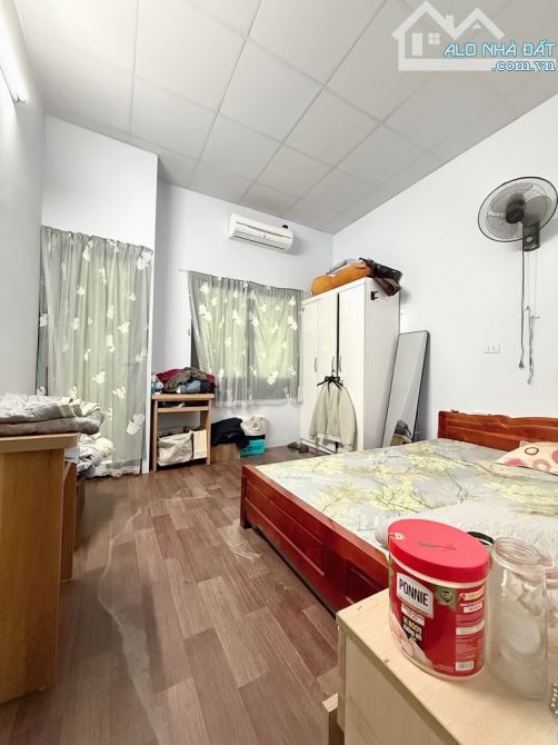 TRẦN QUỐC HOÀN - 40m2 - Hơn 13 tỷ- phân lô  - giá đẹp - KD - ô tô đỗ cửa -2 thoáng - 2