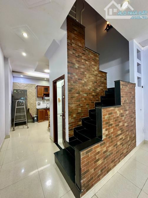 Nhà tặng full nội thất - Ngang 4M - Gần Landmark - Nguyễn Hữu Cảnh, BT - 2