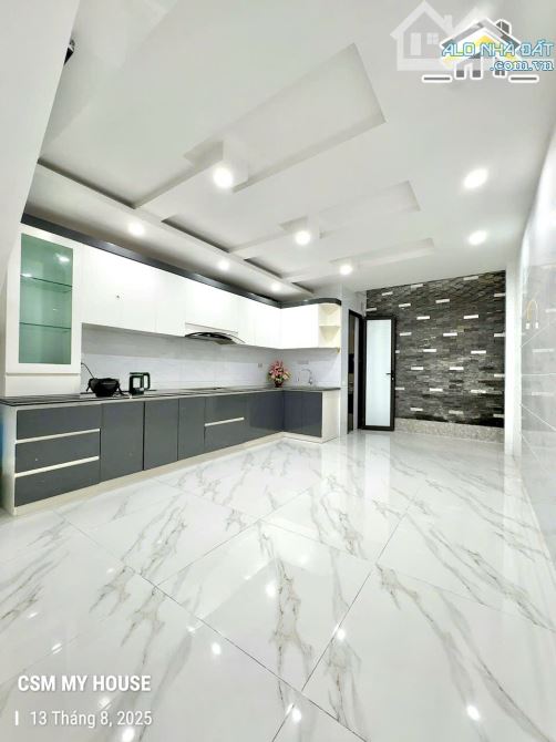 Mặt Ngõ Nguyễn Văn Linh - Ô tô tránh nhau trước cửa - 48,5m2 - 4 Tầng - 4 Tỷ 500 - 2