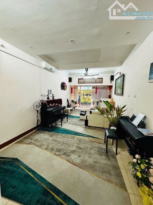 P/lô phố vip Huỳnh Thúc Kháng - ô tô tránh, vỉa hè - 2 mặt ngõ, 3 mặt thoáng, sổ nở hậu - 2