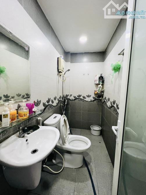 Ở NGAY! Bán Nhà 3 Tầng Cực Đẹp Phan Xích Long, 32m2, 5.2 Tỷ - 2