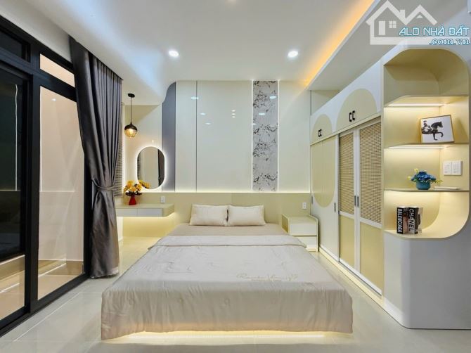 Nhà tặng full nội thất đẹp 3 PN 3 wc  sổ hồng chính chủ nhỉnh 5 tỷ - 2