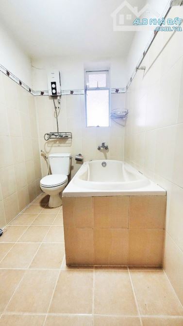 Quận 3, Nguyễn Thị Minh Khai, HXH, 27m2 giá 5.9T - 2