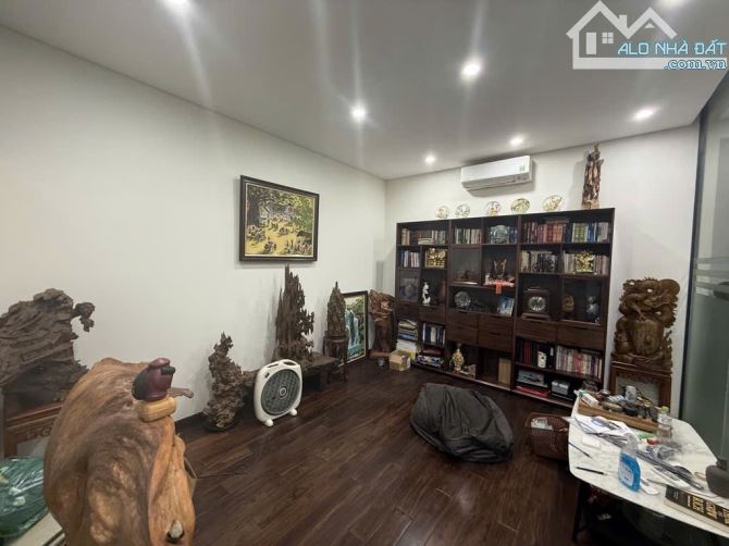BÁN NHÀ PHÂN LÔ XUÂN LA HỒ TÂY, ÔTÔ TRÁNH, VỈA HÈ KINH DOANH, DT65M2, MT RỘNG GIÁ 24 TỶ - 2