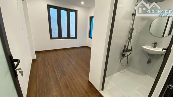 Bán nhà 5 tầng-nhỉnh 7 tỷ -Hồ Tùng Mậu - 2