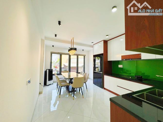 Bán nhà hẻm kinh doanh , hẻm thông oto đỗ cửa. 60m2 tặng full nội thất - 5tầng - 5tỷ nhỉnh - 2