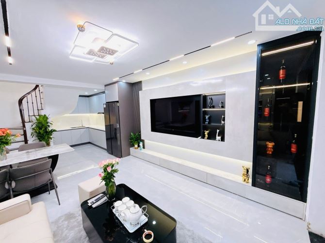 🔥🔥 SIÊU PHẨM BÁN GẤP – NHÀ ĐẸP LÁNG HẠ, ĐỐNG ĐA ,60M 5T MT 4,5M Giá nhỉnh 14 tỷ - 2
