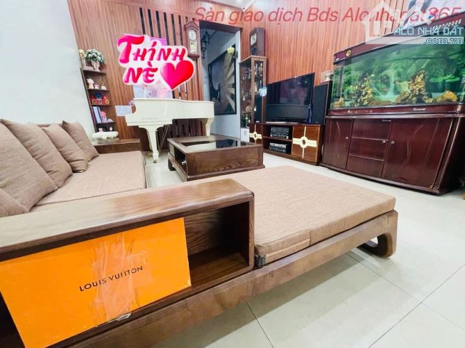 🏠 Căn nhà tại mặt phố Chợ Đôn, Nghĩa Xá, Lê Chân:  - Diện tích: 60m2 x 3 tầng - 2