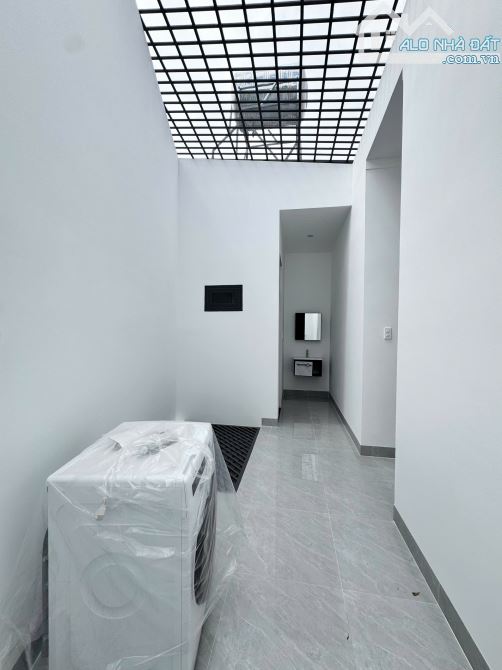 BÁN NHÀ HẺM 24 LƯƠNG THẾ VINH - GIÁ 3TỶ 350 - 2