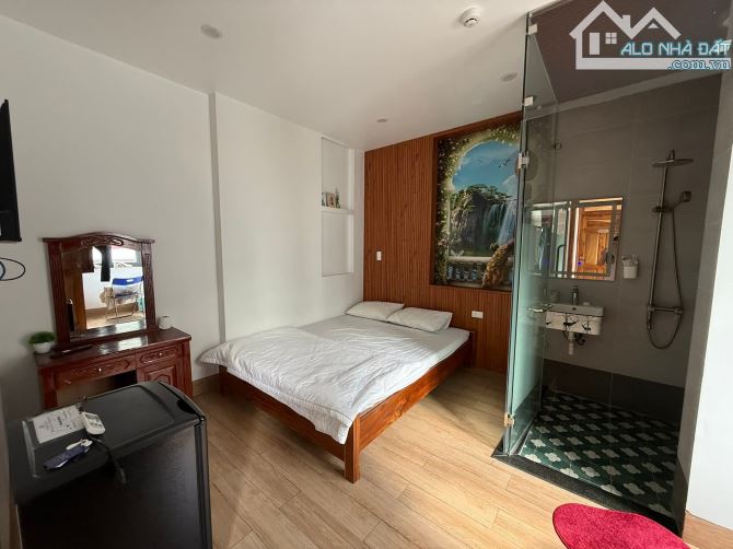 Bán nhà 5 tần đang kinh doanh homestay đường cao xuân dục - 2