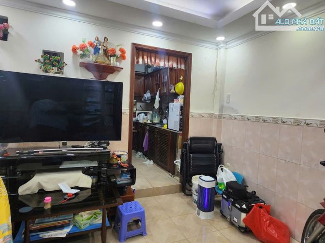 PHẢI NHANH MỚI KỊP!! CC bán nhà 4T, vị trí đắc địa Lê Văn Sỹ trung tâm Q3, giá nhỉnh 5 tỷ - 2