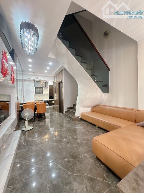 BÁN NHÀ MẶT TIỀN NGAY ĐỘC LẬP TÂN SƠN NHÌ 162.6m2 SD 4 TẦNG - 9. X TỶ - 2