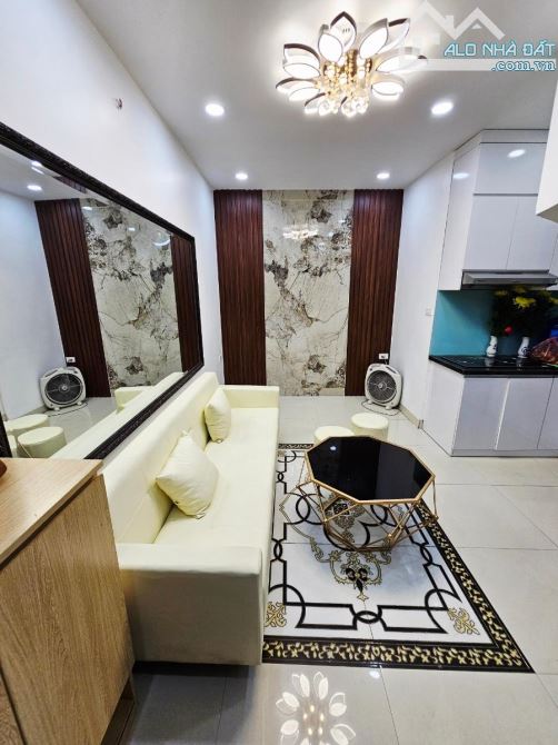 💥ĐỐNG ĐA- 1 NHÀ RA PHỐ- Ở NGAY TẶNG NT- 23M- 4 TẦNG- 3 NGỦ. GIÁ CHỈ 4.6 TỶ💥 - 2