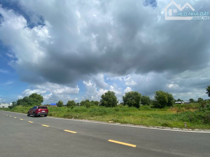 👉 Chỉ 1km ra bãi tắm và 350m ra chợ Lộc An Lô đất tổng DT: 298,6m - ngang 11x27m - sẵn 20 - 2