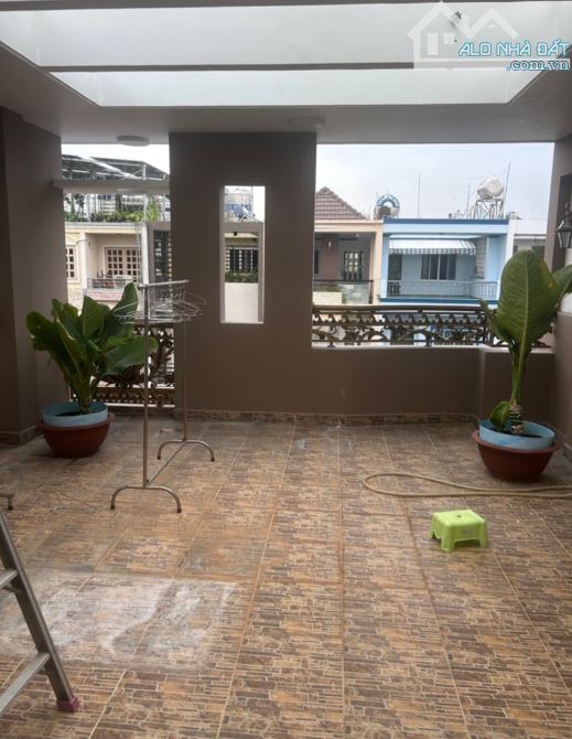 NGỘP BANK. MẶT TIỀN ĐS 28 KHU TÊN LỬA.BÌNH TÂN. 4 TẦNG.DT:5×20 CỰC ĐẸP & SANG TRỌNG. - 2