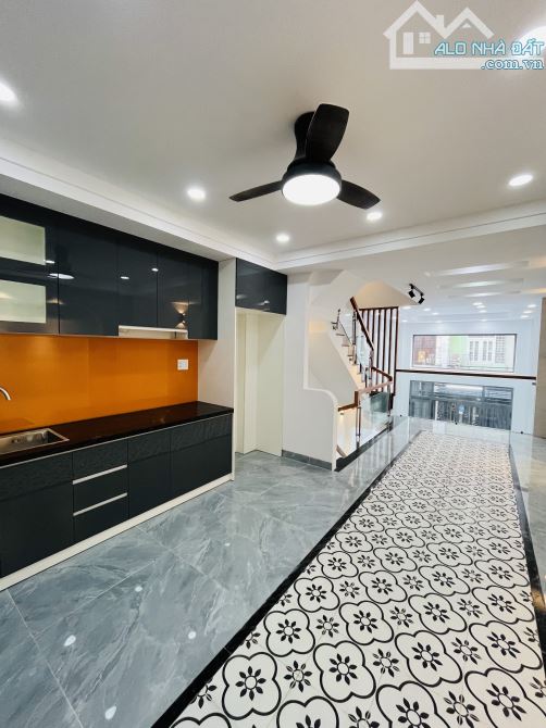 Bán nhà 5 Tầng, 4X13M, Hẻm xe hơi, Lê Văn Quới, Tặng full nội thất - 2