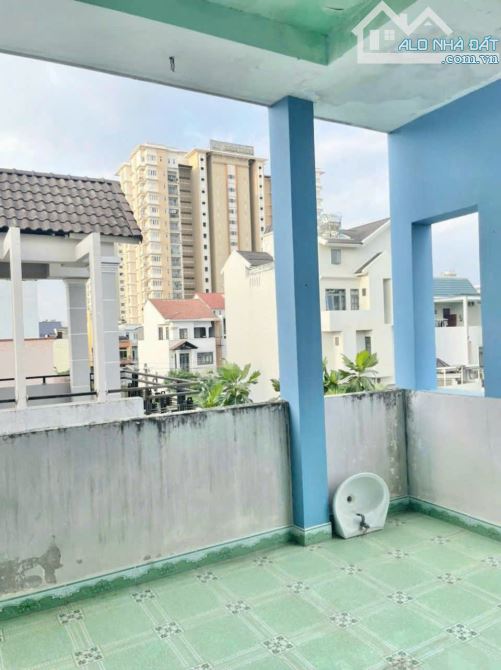 Giá 6 tỷ. Bán nhà 1 trệt 2 lầu mặt tiền trục D3 Võ Thị Sáu Thống Nhất. Dt 190m sàn sd. - 3