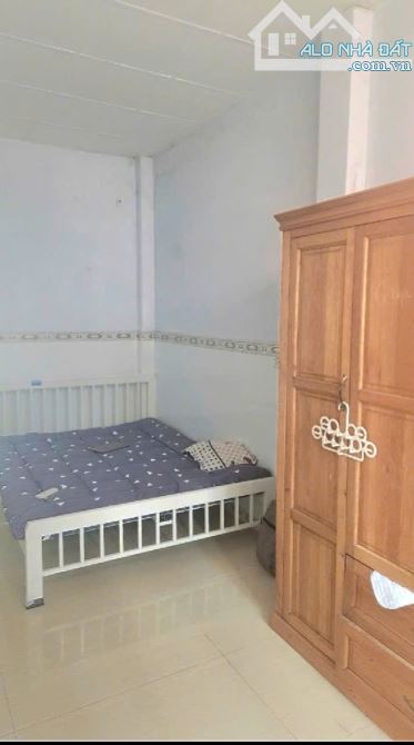 CHỈ 5.1 TỶ, NHÀ 3 TẦNG NGUYỄN TẤT THÀNH, QUẬN4, NGANG KHỦNG 7.6M, DÒNG TIỀN 20TR/ THÁNG - 3