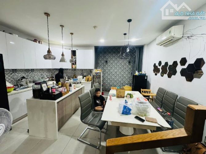 NHÀ MẶT TIỀN ĐƯỜNG,NGAY KHU VIP TÊN LỬA,NGANG 5M,4 TẦNG,90M2,KO LỘ GIỚI - 3
