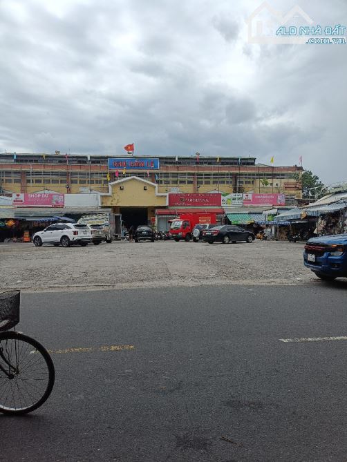 ĐẦU TƯ NÓNG –BÁN GẤP NHÀ 3 TẦNG HAI MẶT TIỀN TRƯỚC SAU –NGUYỄN VĂN HUYÊN, CẨM LỆ 4 TỶ X - 3
