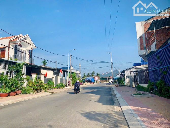 BÁN ĐẤT ĐƯỜNG HƯƠNG LỘ 5 TRUNG TÂM  DIÊN ĐIỀN DIÊN KHÁNH CHỈ 2TỶ650TR RỘNG 283M2 - 3