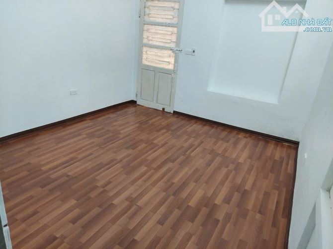 Cho thuê căn hộ tầng 1 Tập Thể Thành Công, Ba Đình. Giá: 7.5tr. - 3