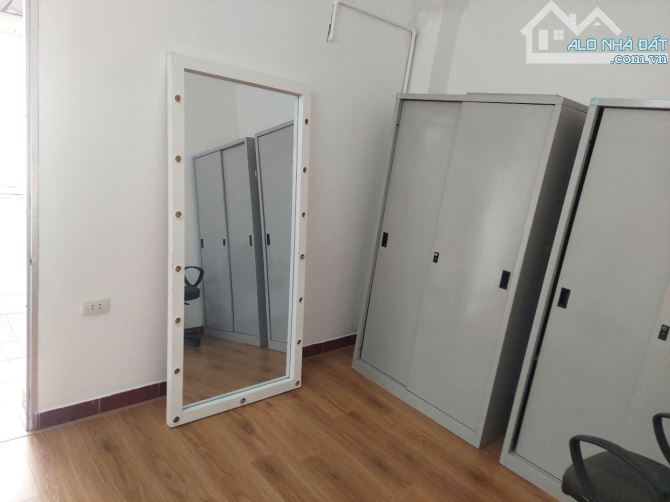 Cho thuê căn hộ tập thể Tầng 4 ngõ 91 Nguyễn Chí Thanh, Đống Đa. Giá: 7.5tr - 3