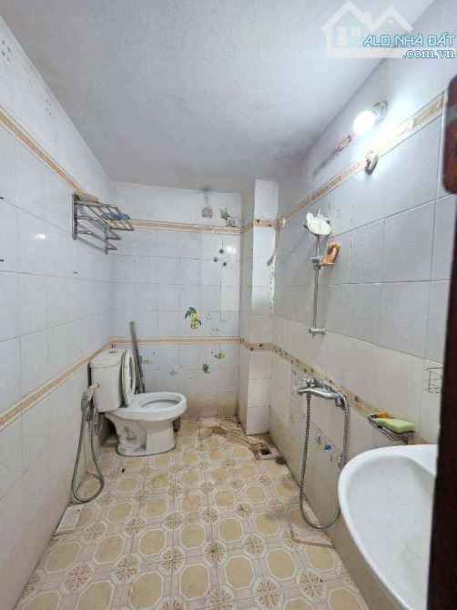 TRUNG TÂM TIỆN ÍCH - LƯƠNG ĐÌNH CỦA ĐỐNG ĐA - DÂN XÂY - 2 THOÁNG - 40M2 X 4T - 4MT - 3