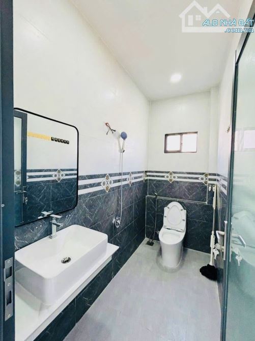 🟥 KHU PHÂN LÔ XƯA CẤP CHO CÁN BỘ SINH SỐNG - CÁCH MẶT TIỀN VỎN VẸN 7, 8 CĂN HẼM XE HƠI NH - 3