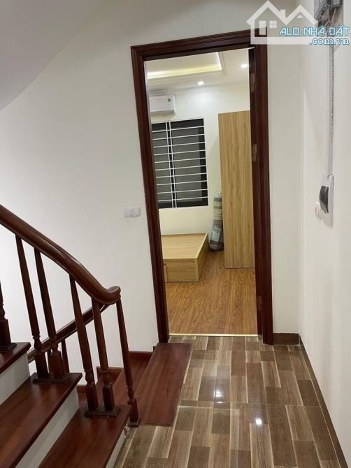 CẦN BÁN NHÀ TT CẦU GIẤY SÁT PHỐ -45M2-4T-DÂN XÂY-MT RỘNG-THOÁNG-NỞ HẬU - 3