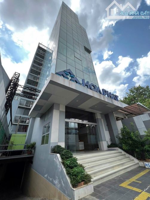 Tòa nhà 8 lầu MT đường Lê Lai Q1 - Đơn giá chỉ 590 triệu / m2 - Dòng tiền 250 triệu - 3