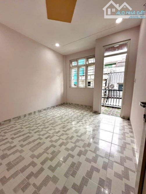 NHÀ ĐẸP BÌNH TÂN, GẦN LÊ VĂN QUỚI, HẺM XE HƠI THÔNG 4M, CHỈ 3,X TỶ - 3