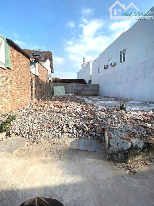 D242 BÁN 2 LÔ ĐẤT P.TÂN PHONG :  Diện tích : 4.5m x 15m sổ hồng riêng đất ở thổ cư 💯 đườn - 3