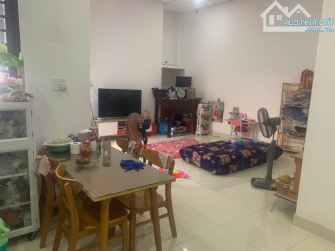 Bán nhà 3 Phòng ngủ gần Kha Vạn Cân ,Linh Tây Thủ Đức,Hẻm Xe HơiThông tứ phía,NGANG 5,7M - 3