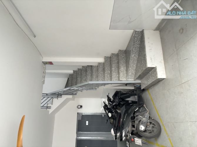 ĐIỆN BIÊN PHỦ P21 BT XUNG QUANH CÁC TRƯỜNG ĐH CÓ DÒNG TIỀN CHDV  NGANG 5.2 M 72M2 - 3