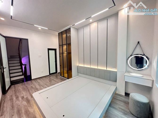 HOÀNG HOA THÁM – 25/28M² – 4 TẦNG – MT 3.4M – 6.48 TỶ - 3