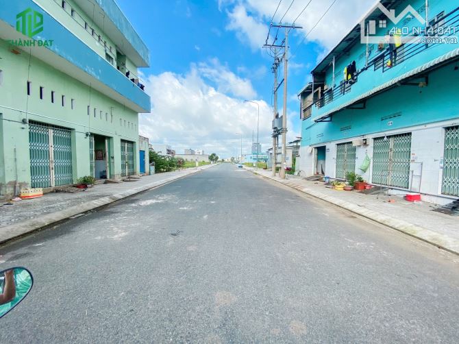 Đầu tư đất liền kề KCN Lê Minh Xuân 3 - Thổ cư full sổ- đơn giá chỉ từ 15triệu/m2 - 3
