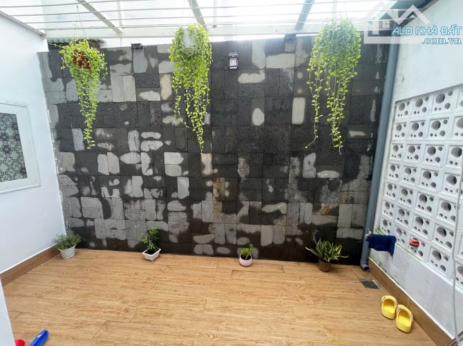 Nhà 1 trệt 1 lầu hẻm thông ô tô P Tam Hiệp giá chỉ 3,299 tỷ - 3